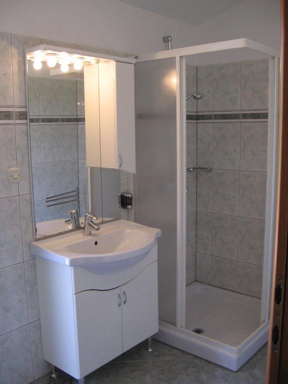 Guest House Caterina Porec Esterno foto