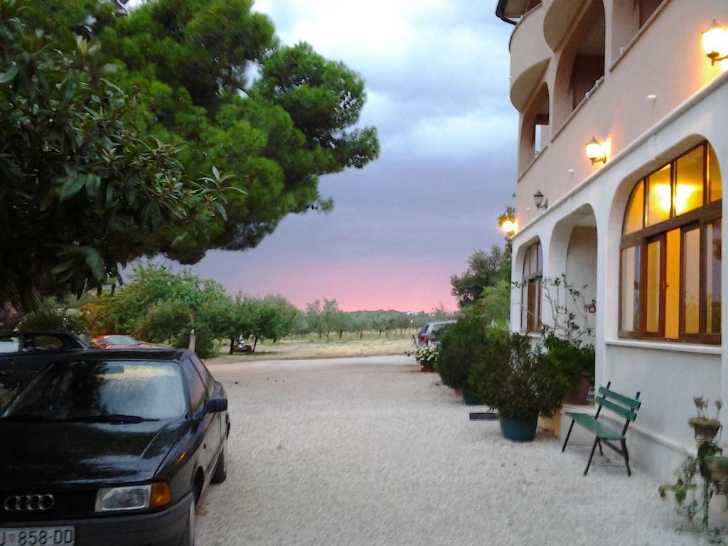 Guest House Caterina Porec Esterno foto