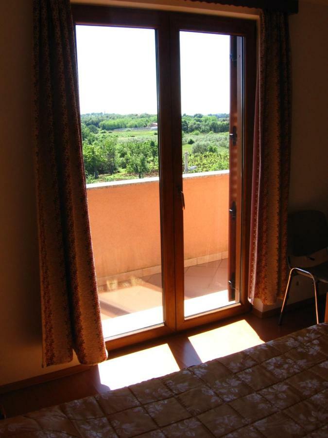 Guest House Caterina Porec Esterno foto
